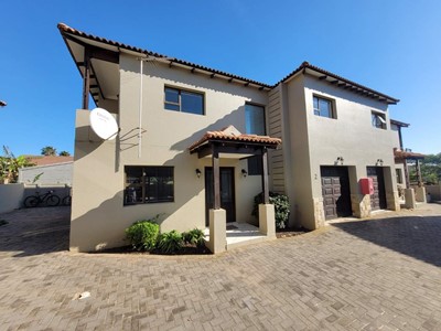 Townhouse for sale in Jeffreys Bay Central, Jeffreys Bay