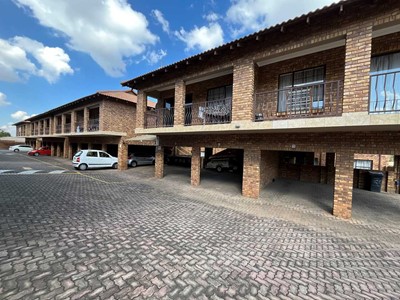 Townhouse for sale in Albemarle, Germiston