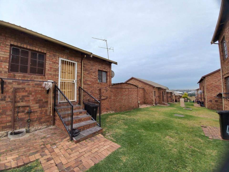 3 Bedroom Townhouse for sale in South Crest Habibi Properties