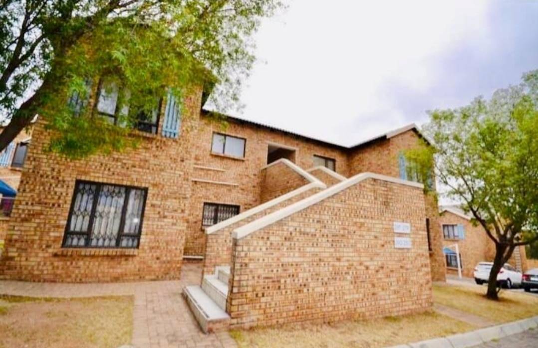 2 Bedroom Townhouse for sale in South Crest Habibi Properties