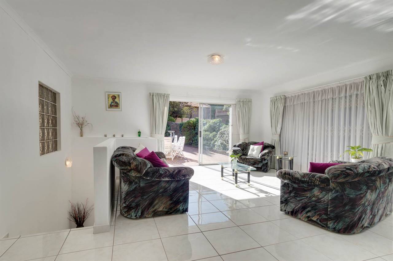 5 Bedroom House for sale in Glenvista Habibi Properties