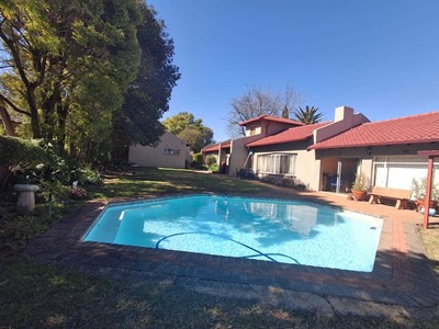 House for sale in Brackendowns, Alberton