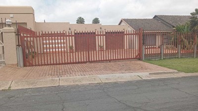 House for sale in Evans Park, Johannesburg