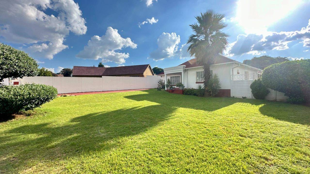 3 Bedroom House for sale in Robertsham Habibi Properties