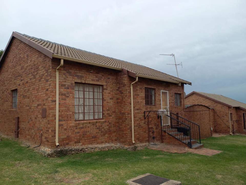 3 Bedroom Townhouse for sale in South Crest Habibi Properties