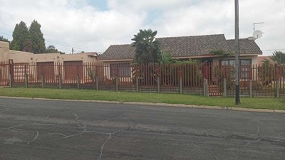 House for sale in Evans Park, Johannesburg