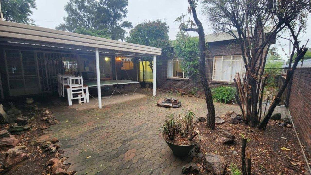 5 Bedroom House for sale in Brackendowns Habibi Properties