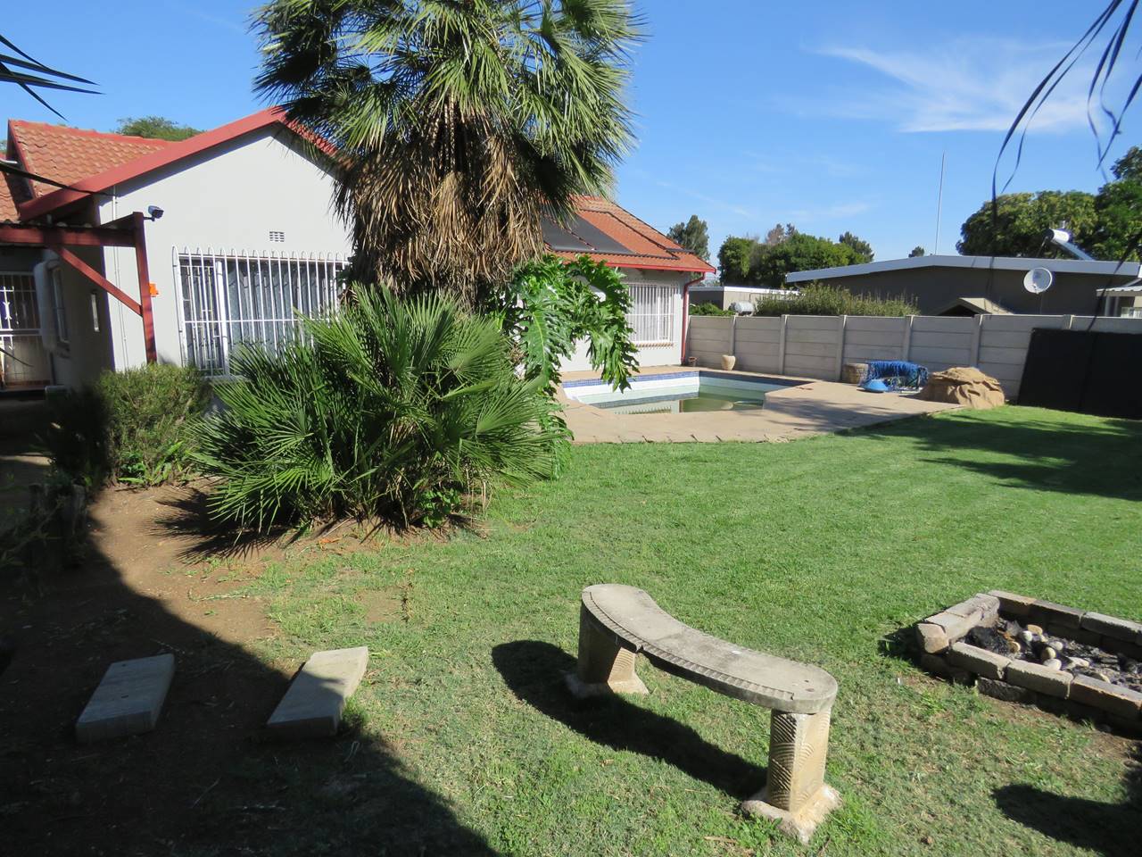 4 Bedroom House for sale in Brackendowns Habibi Properties