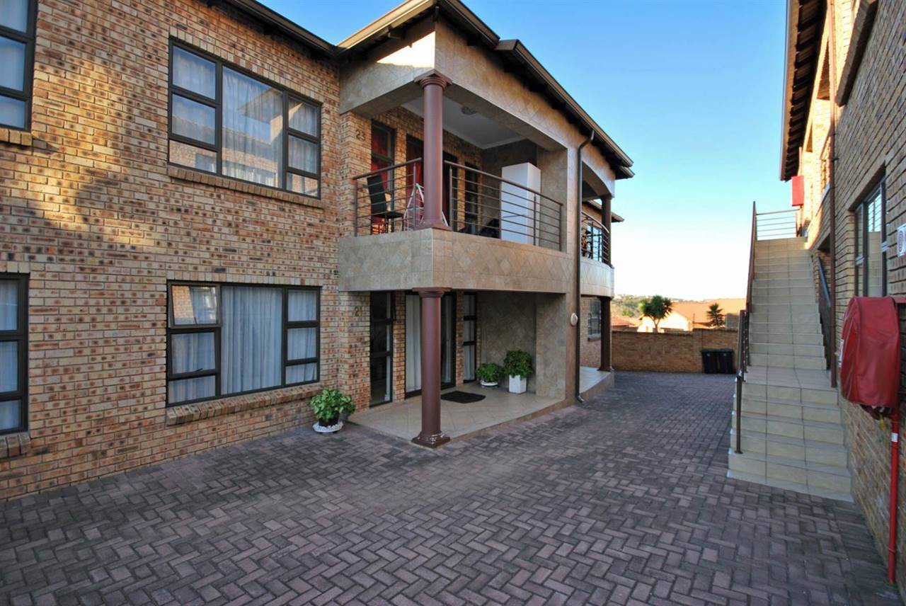 3 Bedroom Townhouse for sale in Mondeor Habibi Properties