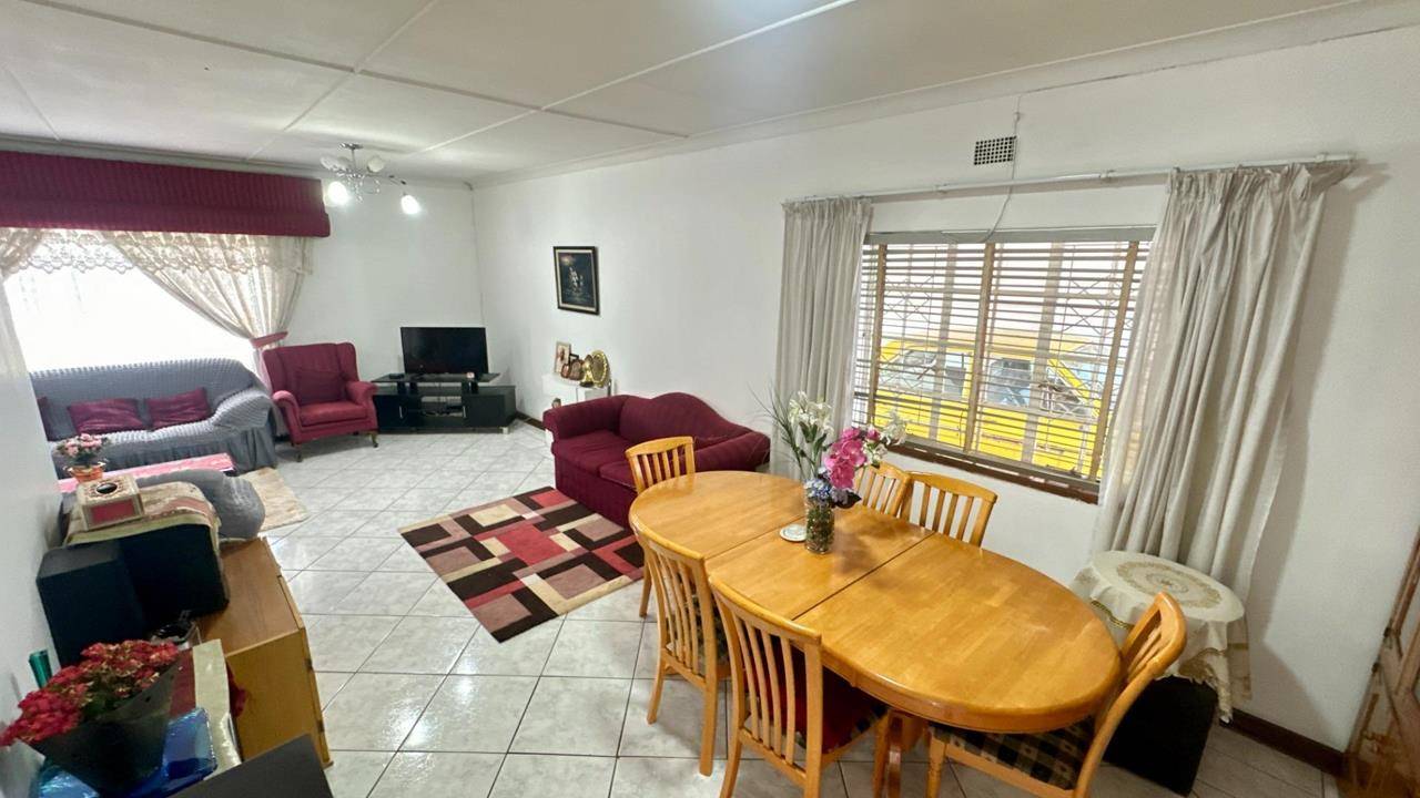 3 Bedroom House for sale in Robertsham Habibi Properties