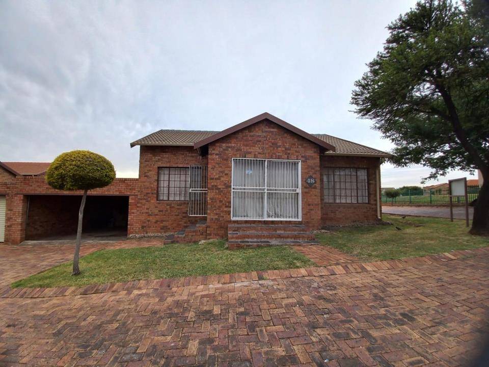 3 Bedroom Townhouse for sale in South Crest Habibi Properties