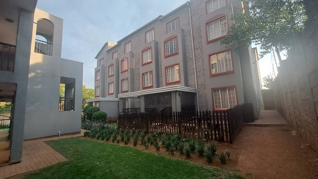 2 Bedroom Townhouse to rent in Castleview Habibi Properties