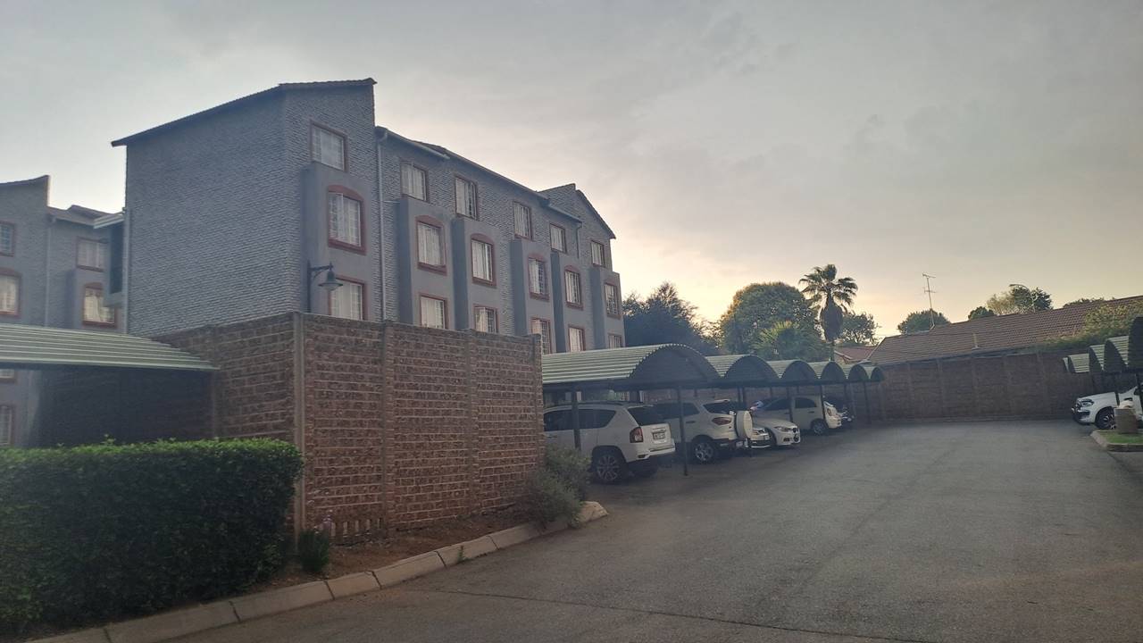 2 Bedroom Townhouse to rent in Castleview Habibi Properties