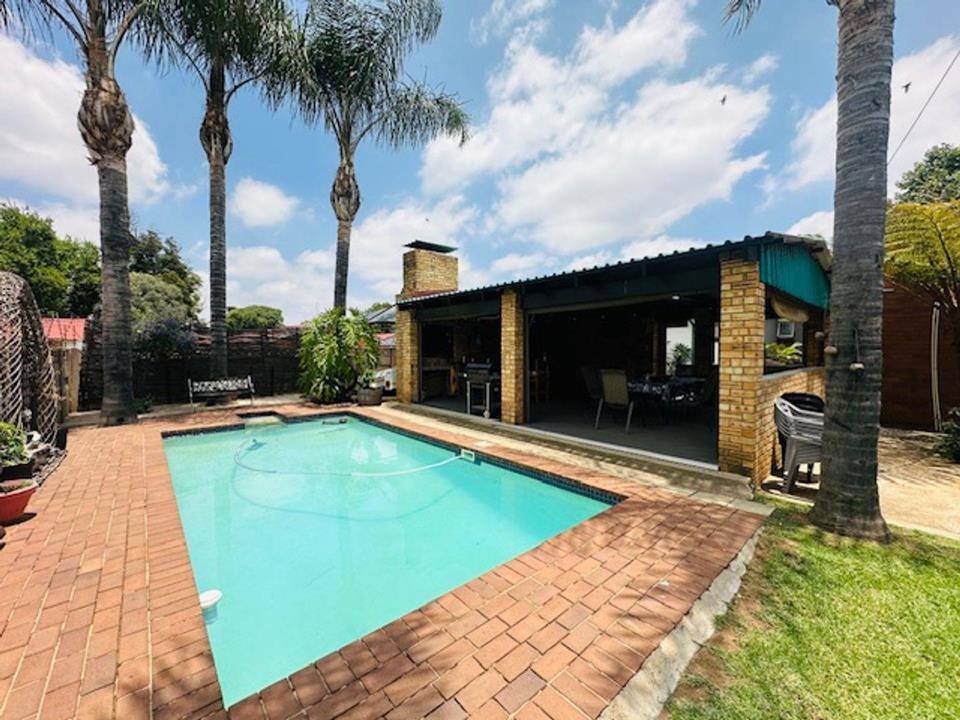 3 Bedroom House for sale in Florentia Habibi Properties