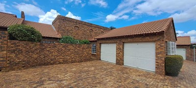 Cluster for sale in Brackendowns, Alberton