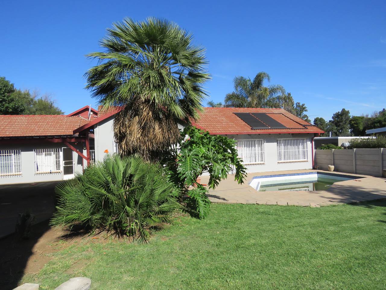 4 Bedroom House for sale in Brackendowns Habibi Properties