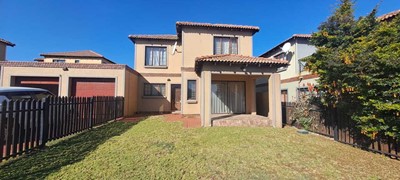 Townhouse to rent in Meyersig Lifestyle Estate, Alberton