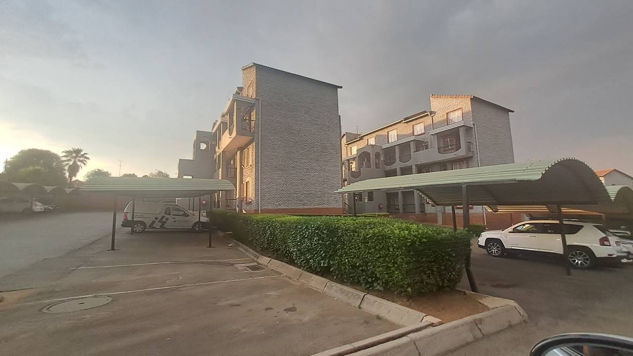 2 Bedroom Townhouse to rent in Castleview Habibi Properties