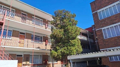 Townhouse to rent in New Redruth, Alberton