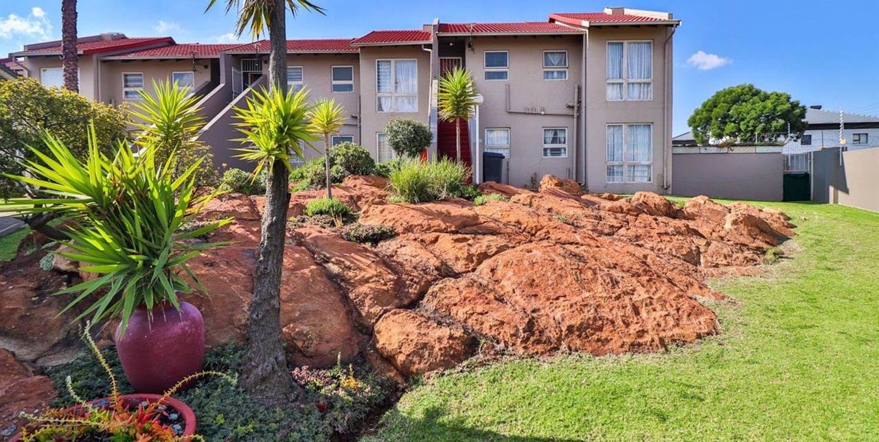 3 Bedroom Townhouse to rent in South Crest Habibi Properties