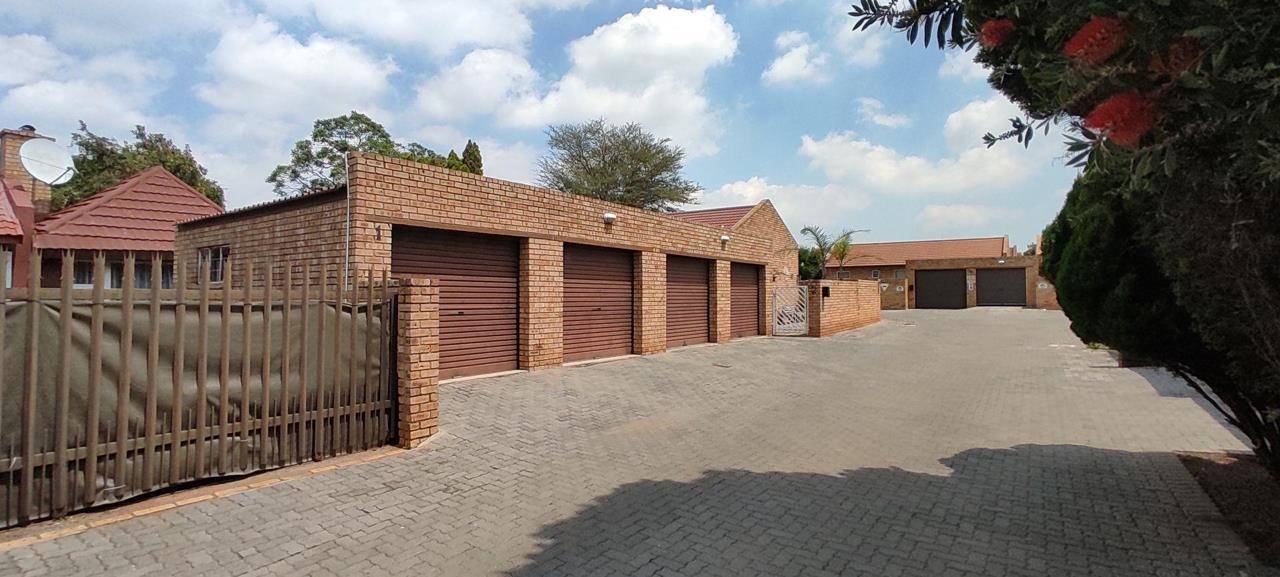 3 Bedroom Cluster for sale in Albemarle Habibi Properties