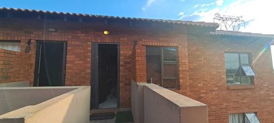Townhouse for sale in Albertsdal, Alberton