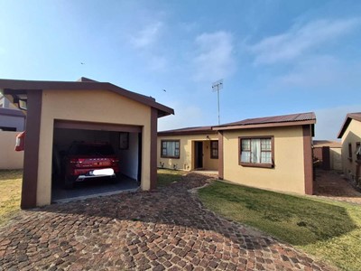 Townhouse for sale in Liefde En Vrede, Johannesburg