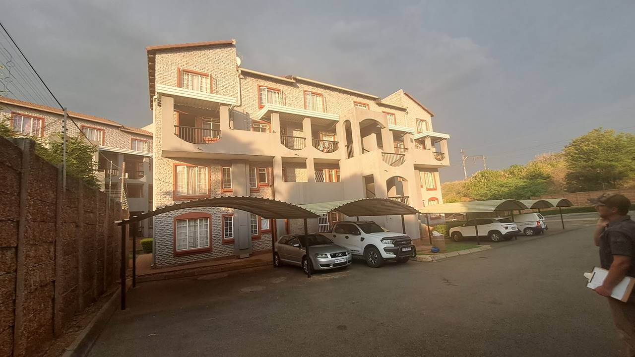 2 Bedroom Townhouse to rent in Castleview Habibi Properties