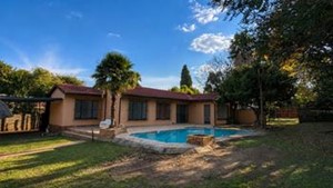 House for sale in Brackendowns, Alberton
