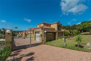 Townhouse for sale in Lovemore Heights, Port Elizabeth