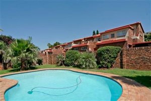 Townhouse for sale in Bruma, Johannesburg