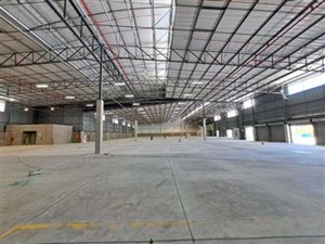 Warehouse to rent in Montague Gardens, Milnerton