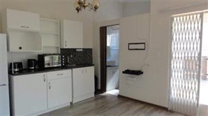 Cottage to rent in Weltevredenpark, Roodepoort