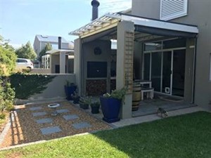 Townhouse for sale in Somerset Lakes, Somerset West