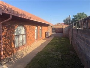 House for sale in Dhlamini, Soweto