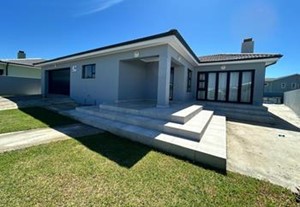 House for sale in Fountains Estate, Jeffreys Bay
