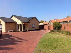 House for sale in Brackendowns, Alberton