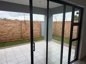 Townhouse for sale in Brackendowns, Alberton