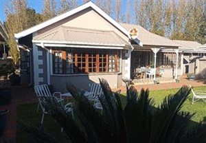 Townhouse for sale in Kannoniers Park, Potchefstroom