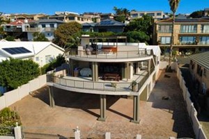 House for sale in Wavecrest, Jeffreys Bay