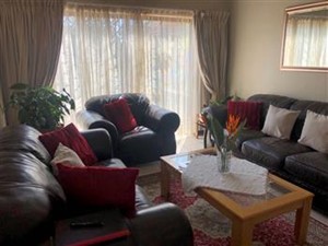 Townhouse to rent in Monument, Krugersdorp