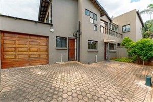 House for sale in Roodekrans, Roodepoort