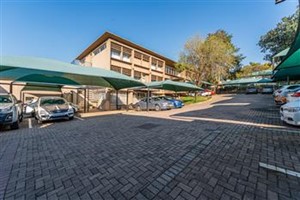 Bachelor Flat for sale in Richmond, Johannesburg