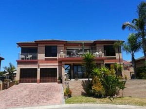 House for sale in Wavecrest, Jeffreys Bay