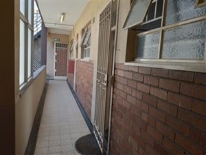 Apartment to rent in Bellevue East, Johannesburg
